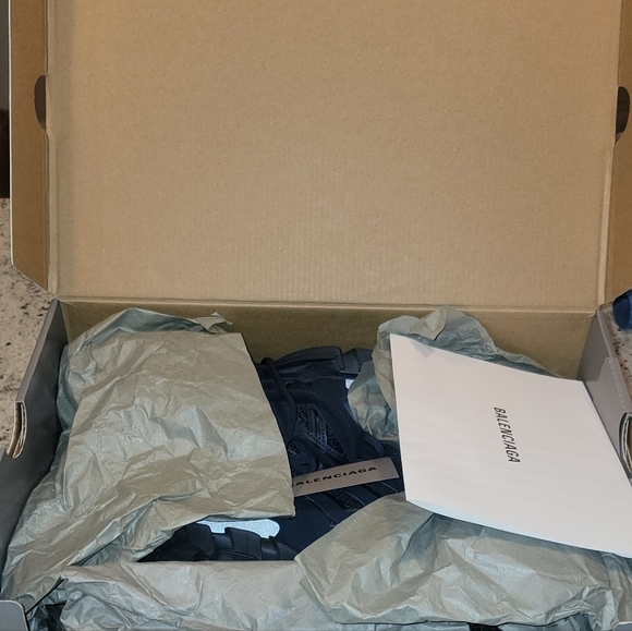 Balenciaga Track Sneakers - Picture 3 of 14